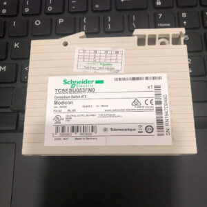 Switch 5 ports Schneider TCSESU053FN0 cũ